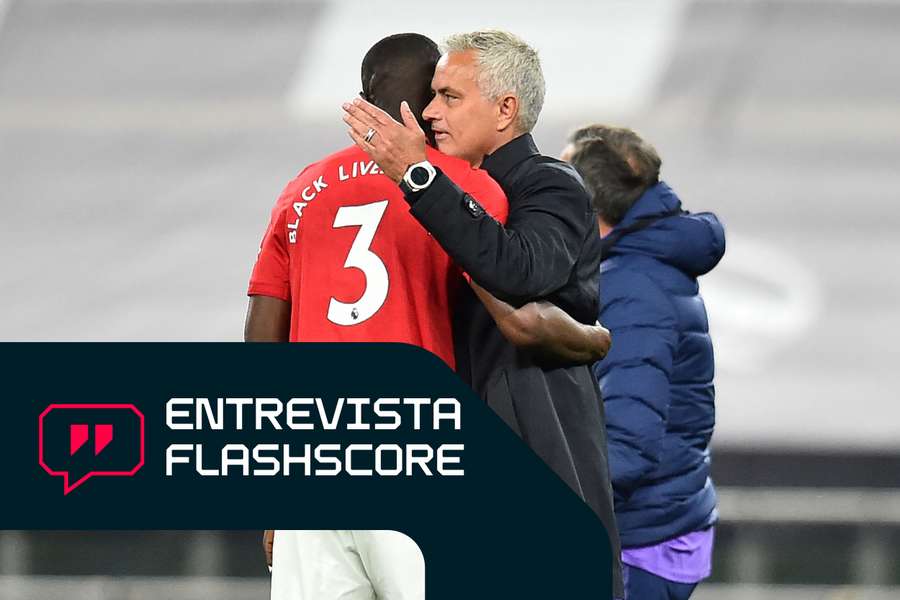 Eric Bailly y José Mourinho, en un partido del United Eric Bailly y José Mourinho, en un partido del United