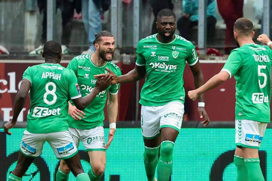 Saint-Etienne retrouve la Ligue 1.