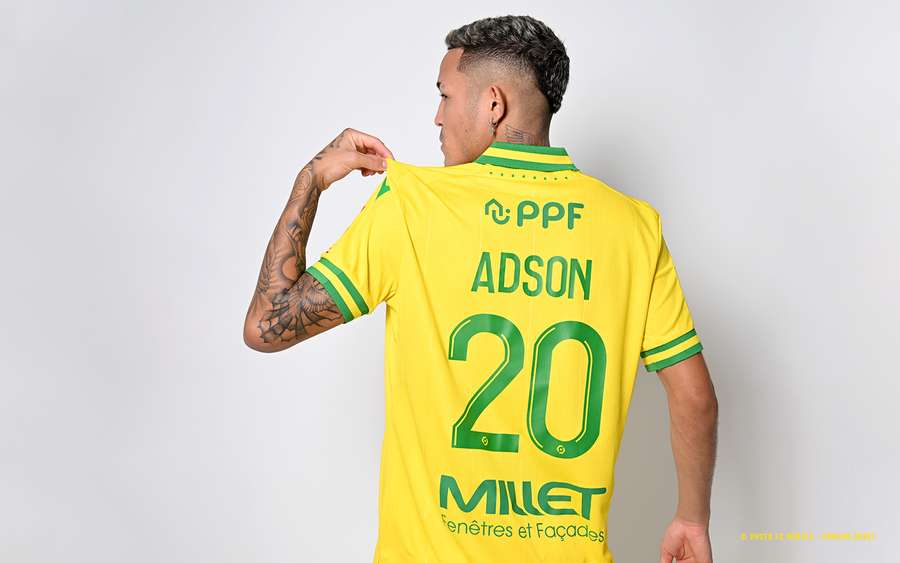 Adson é o novo camisa 20 do Nantes