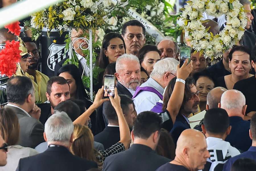 Brazil says final farewell to 'King' Pele as Lula pays respects