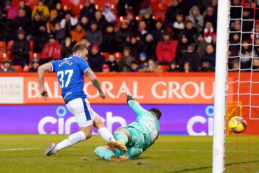 Rangers wciąż w pościgu za Celtikiem po niesamowitym meczu w Aberdeen