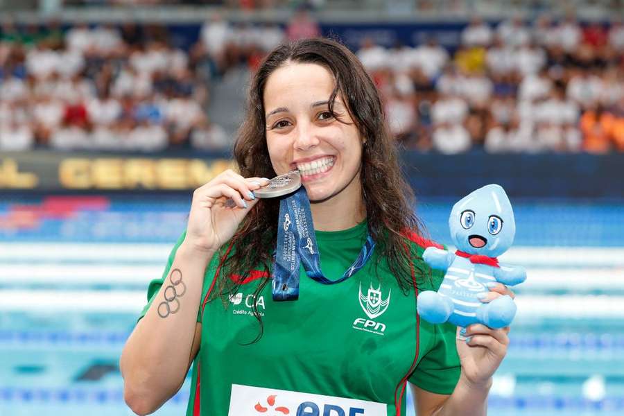 Camila Rebelo com a medalha de prata Camila Rebelo com a medalha de prata
