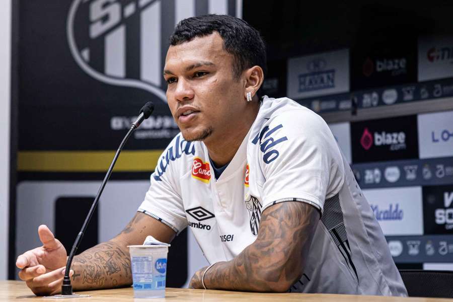Revelado pelo Palmeiras, Gabriel Veron chega ao Santos por empréstimo do FC Porto