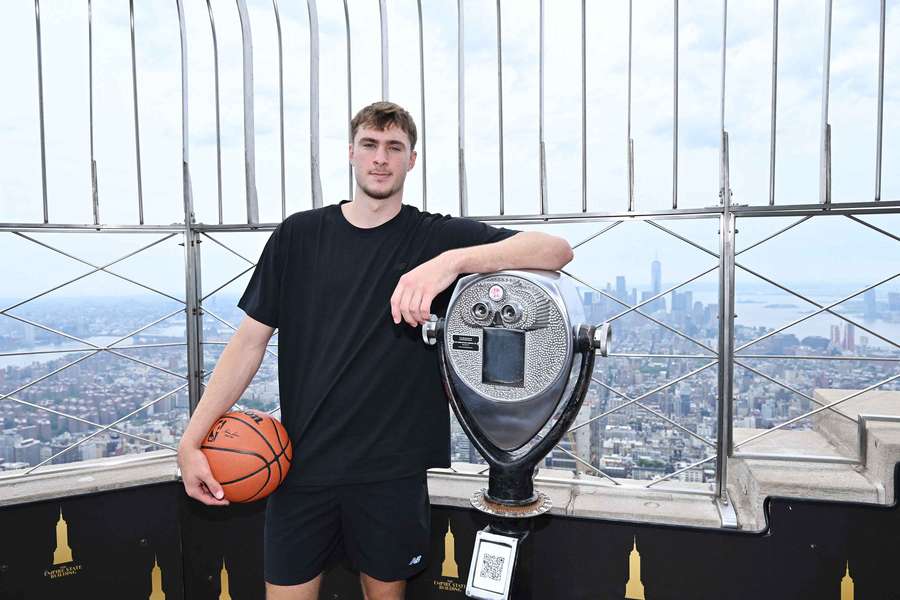 Cooper Flagg, en Nueva York a la espera de ser elegido número uno del draft de la NBA