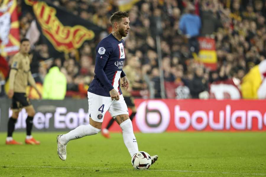 Sergio Ramos fue titular en el partido contra el Lens