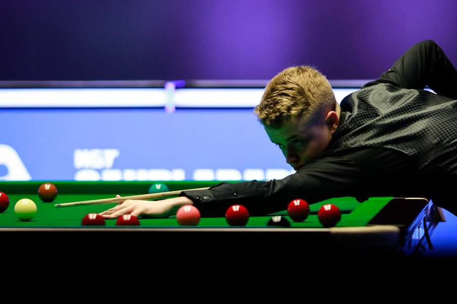 Moody held his nerve to win the seventh frame