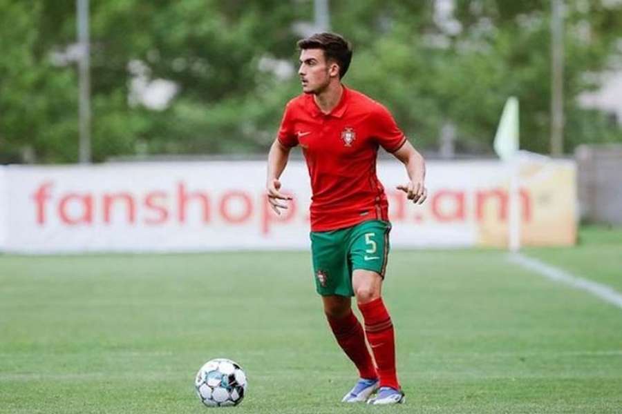 Rafael Rodrigues focado no jogo com a Bielorrússia