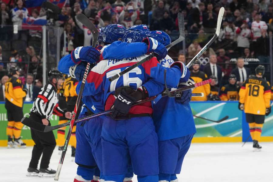 Slovensko porazilo Německo a je v semifinále olympijského turnaje. Slovensko porazilo Německo a je v semifinále olympijského turnaje.