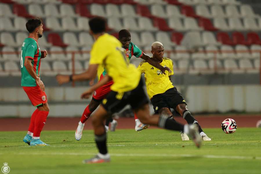 Talisca em ação frente ao Marítimo