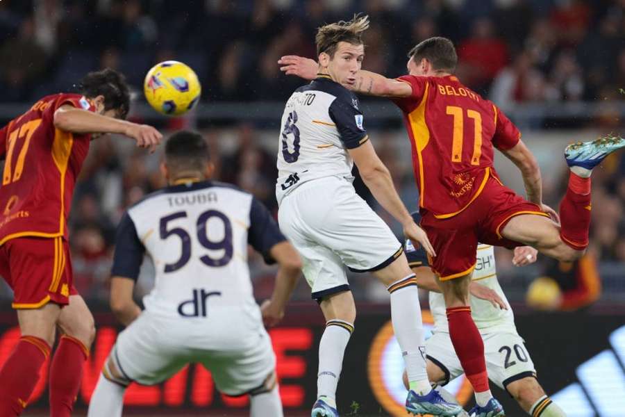 Two late goals saved Roma's blushes