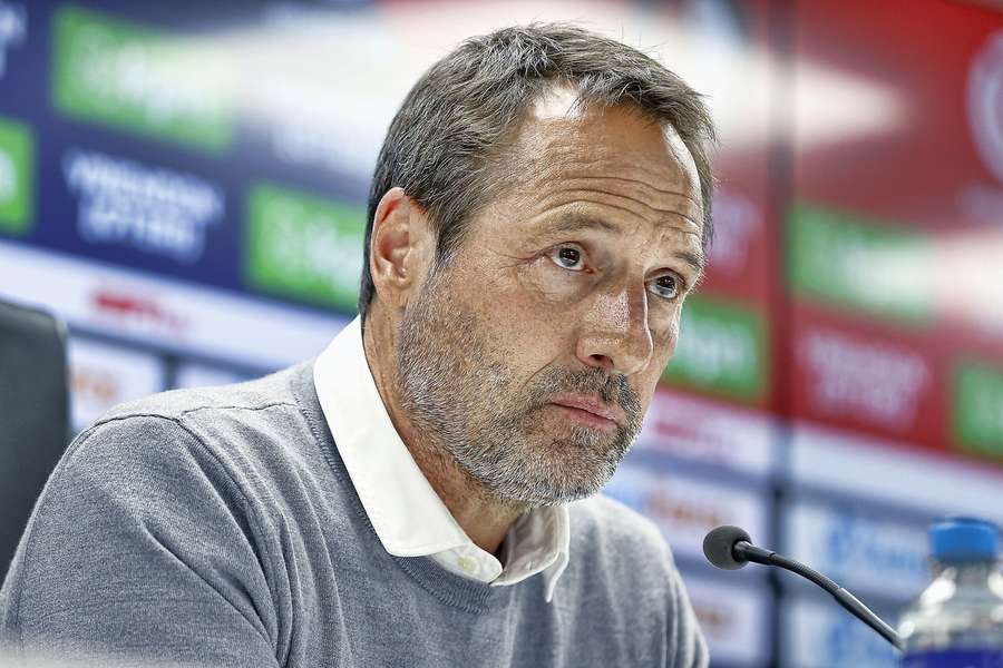 John van 't Schip nomeado treinador da Arménia