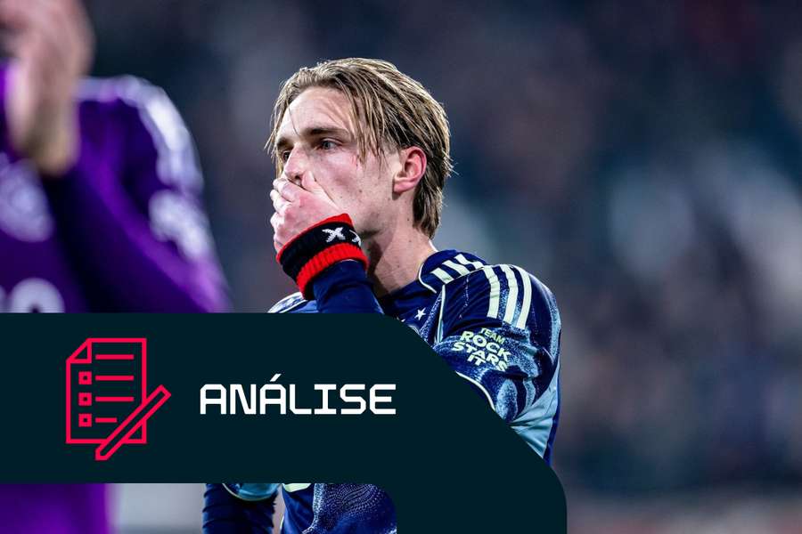 Kenneth Taylor, do Ajax, parece perturbado após o empate a 2-2 com o NEC