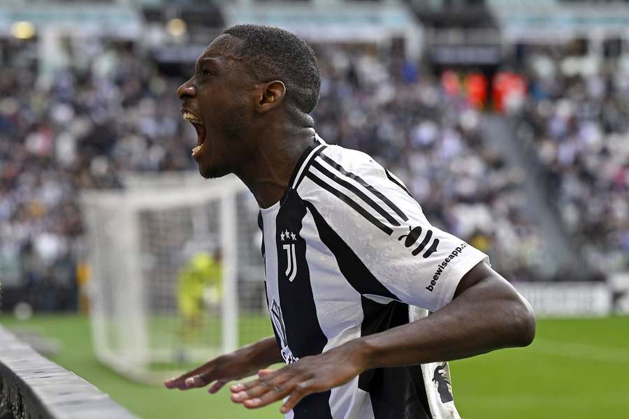 Přestupy ONLINE: Barák hledá klub, Olomouc má ofenzivní posilu, Juve jedná s Paříží