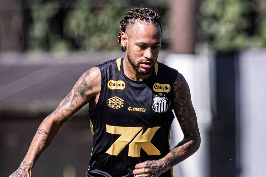 Neymar treinou normalmente nesta terça (20)