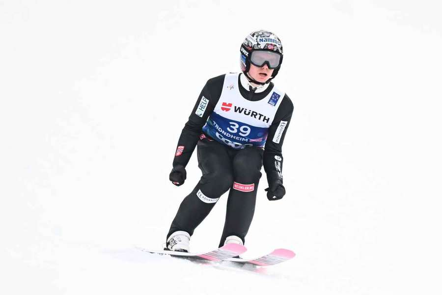 Marius Lindvik přišel po dodatečné diskvalifikaci o stříbro z MS.