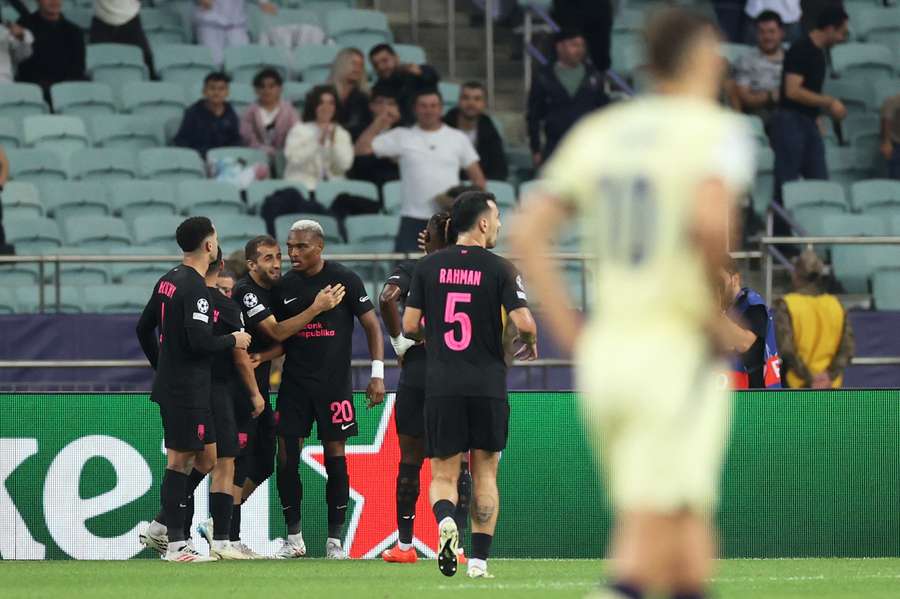 Sabah feiert Joy-Lance Mickels nach dem 2:0 Sabah feiert Joy-Lance Mickels nach dem 2:0