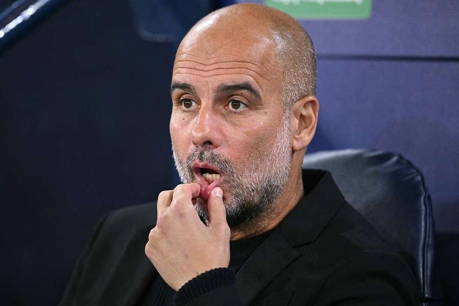 Guardiola, pensativo en el encuentro ante el Inter.