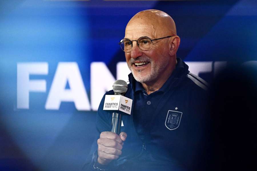 Spain coach Luis de la Fuente spoke at the Fanatics Fest in New York prior to taking part in a press conference Spain coach Luis de la Fuente spoke at the Fanatics Fest in New York prior to taking part in a press conference