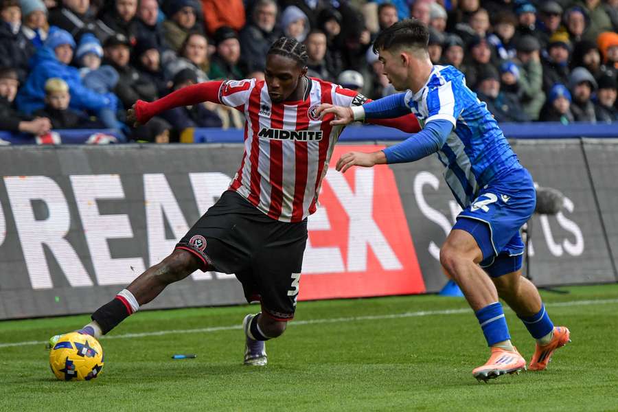 Majitelé městského rivala měli uvažovat o sloučení sheffieldských klubů. Majitelé městského rivala měli uvažovat o sloučení sheffieldských klubů.