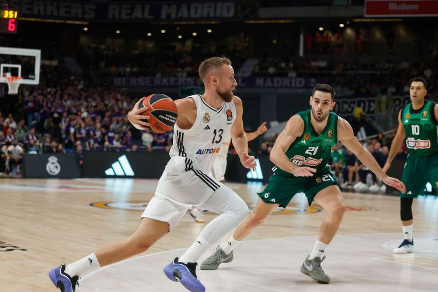 Dzanan Musa avanza ante Ioannis Papapetrou