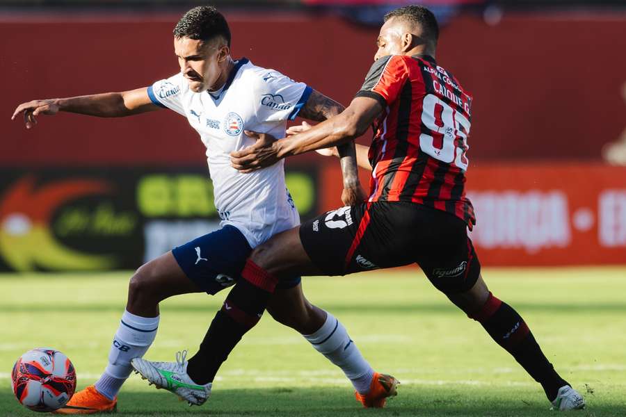 Bahia e Vitória duelam pelo Baiano neste sábado (7), na Fonte Nova
