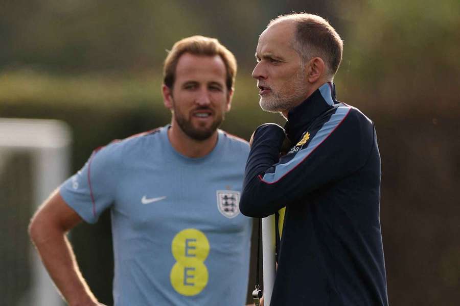 Tuchel (r.) und Kane im Training der Engländer Tuchel (r.) und Kane im Training der Engländer