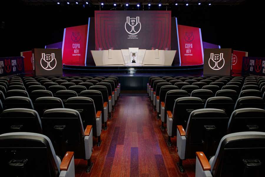 Imagen del Salón Luis Aragonés antes del sorteo