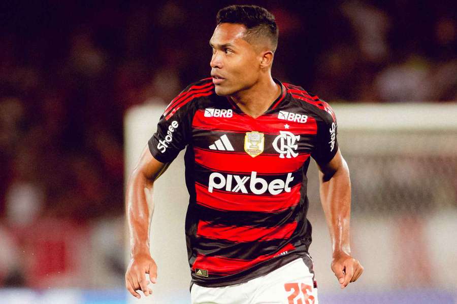 Alex Sandro pode desfalcar o Flamengo e a Seleção Brasileira