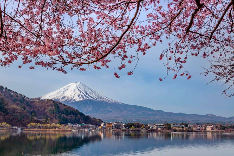 Rescatan dos veces en una semana a un hombre que escaló el monte Fuji