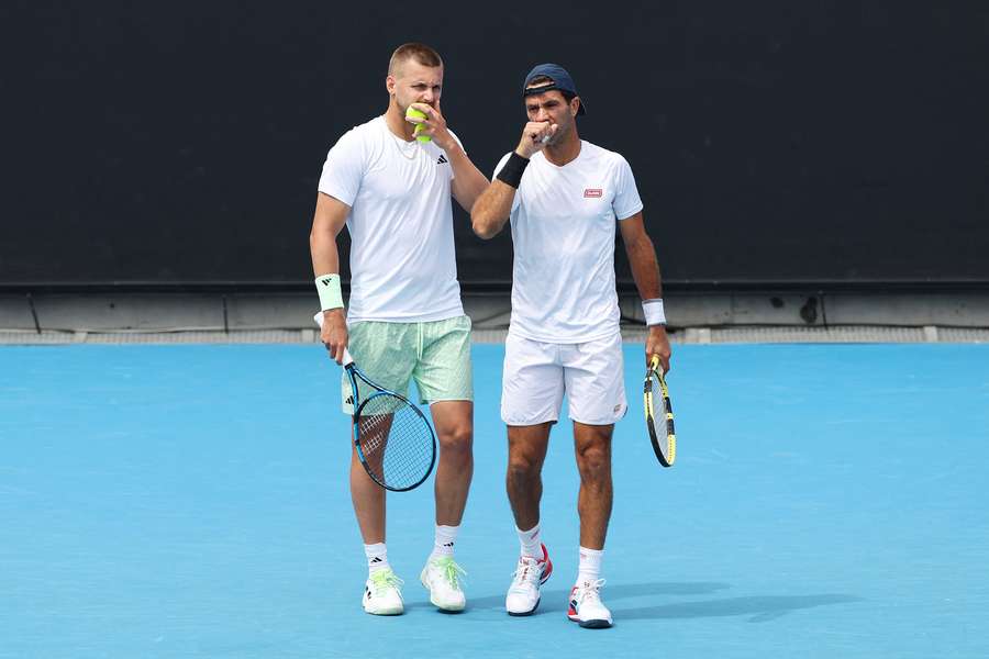 Lloyd Glasspool (L) en Jean-Julien Rojer zijn uitgeschakeld in Doha