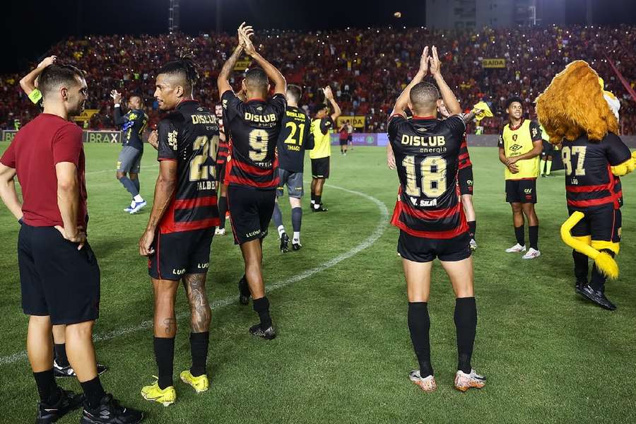 Jogadores do Sport farão mais um jogo diante da torcida na Ilha do Retiro 