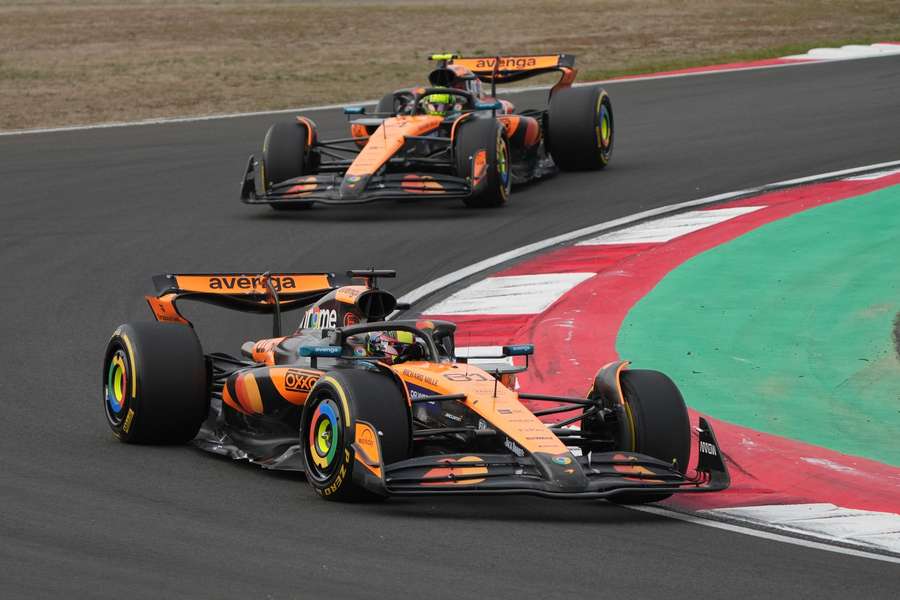 Dublet McLarena w Chinach. Piastri wygrywa wyścig, Russell na podium, Verstappen czwarty Dublet McLarena w Chinach. Piastri wygrywa wyścig, Russell na podium, Verstappen czwarty