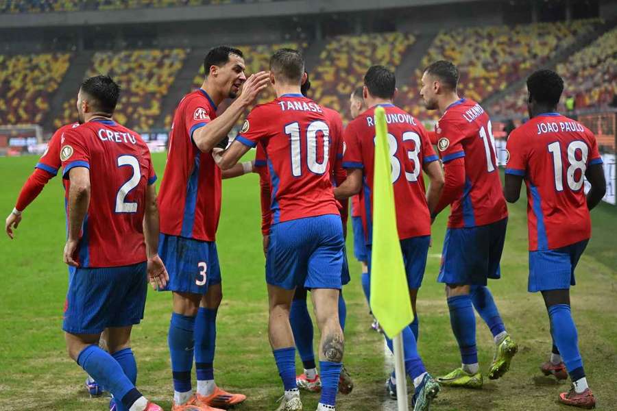 Jucători de la FCSB Jucători de la FCSB