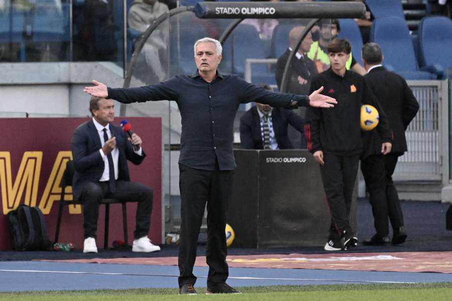 José Mourinho, en el banquillo de la Roma