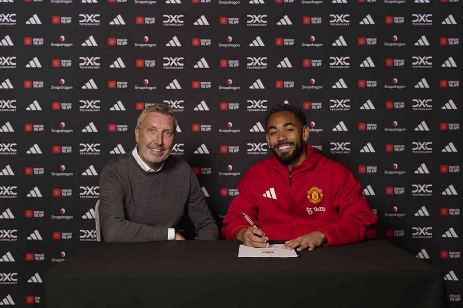 Man Utd announce the signing of Cunha from Wolves: I dreamed of wearing the red shirt!