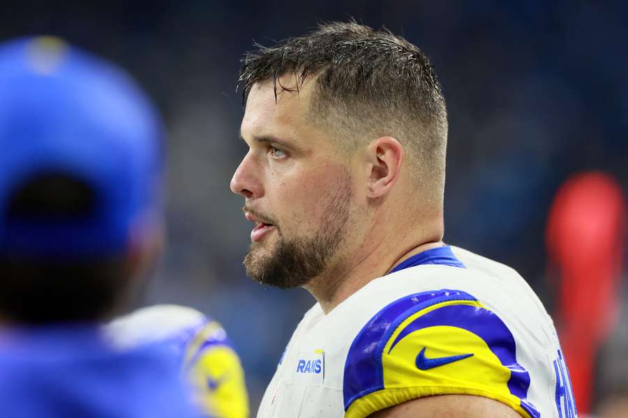 Los Angeles Rams tackle Rob Havenstein on the sidelines during a game against the Detroit Lions