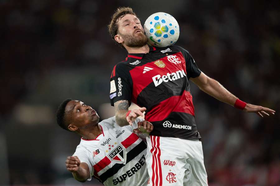 Flamengo e São Paulo ficaram no 1 a 1 no Maracanã Flamengo e São Paulo ficaram no 1 a 1 no Maracanã
