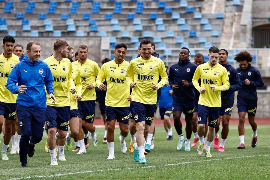 Fenerbahçe a trabalhar no Petrovsky