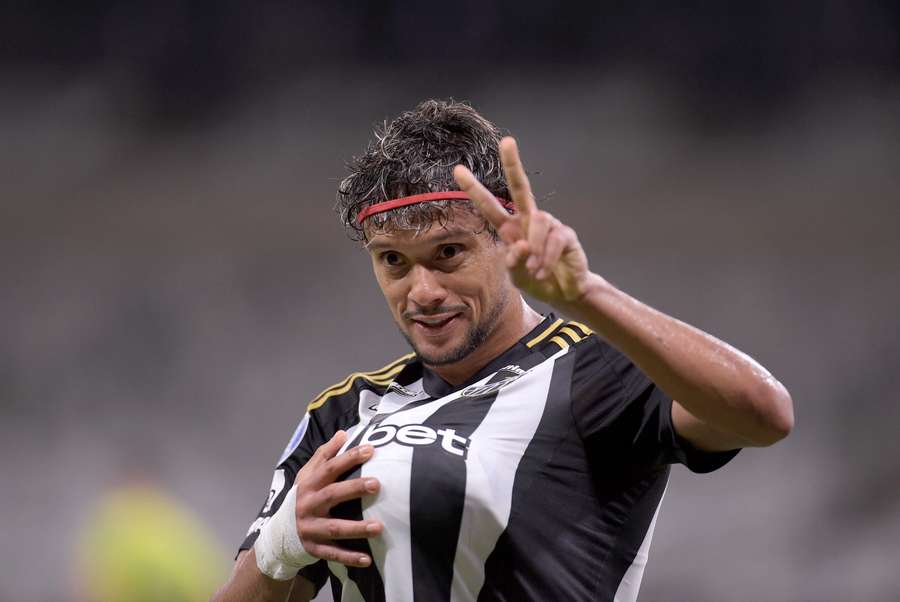 Gustavo Scarpa celebra un gol con el Atlético Mineiro