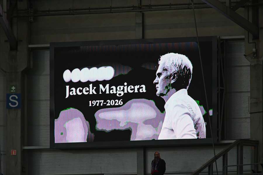 Minuta ciszy poświęcona Jackowi Magierze przed meczem Piasta Gliwice z Pogonią Szczecin.