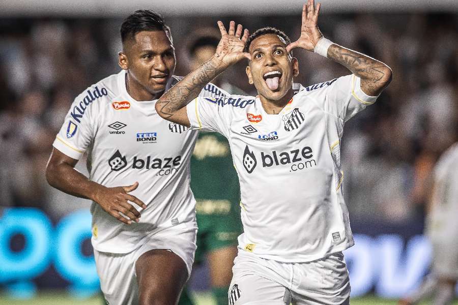 Otero marcou o golo da vitória do Santos na primeira mão