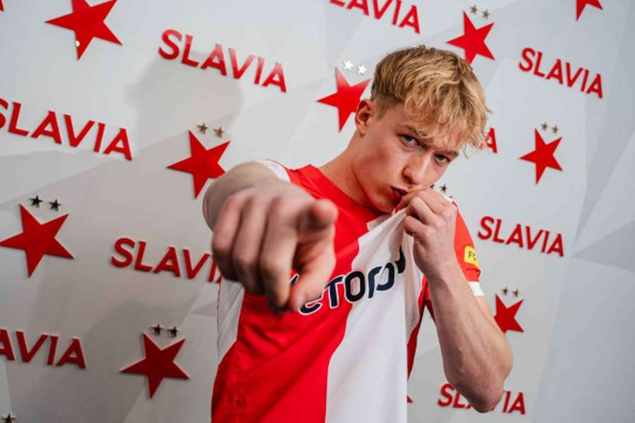 Záložník Slavie David Mikulanda se léčí z vážného zranění, v Edenu ale podepsal novou smlouvu.