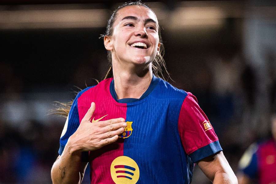 Patri Guijarro celebra el primer gol del partido