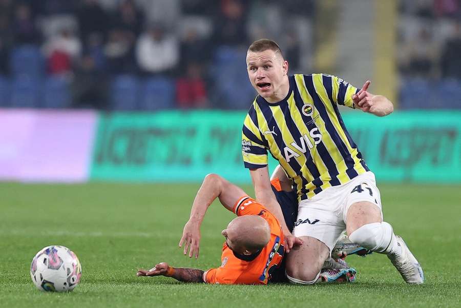 Attila Szalai amadureceu e tornou-se um jogador indiscutível no Fenerbahçe