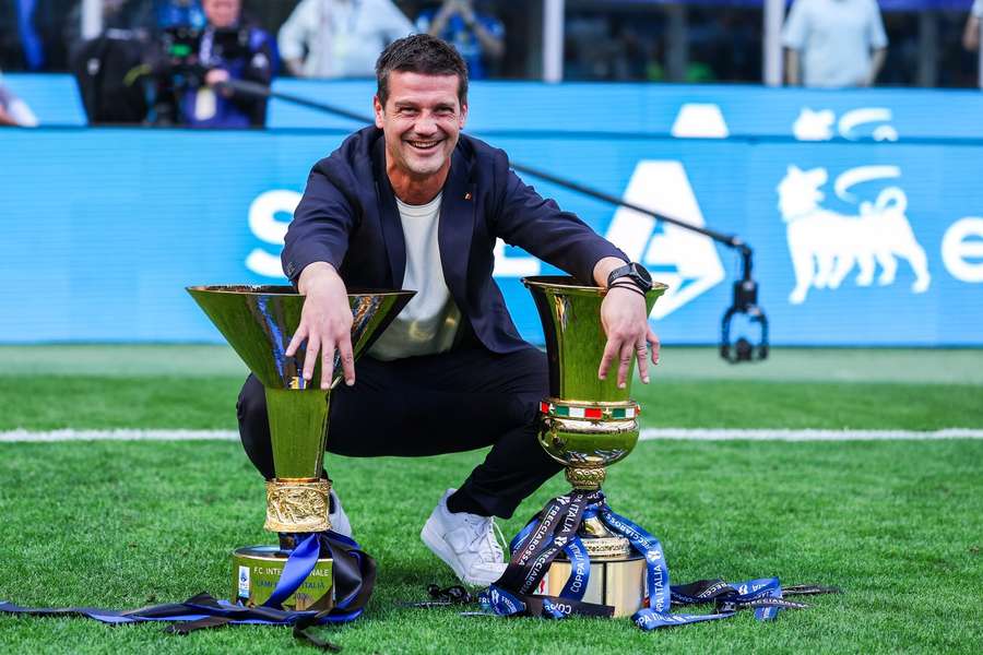 Cristian Chivu mit seinem Edelmetall Cristian Chivu mit seinem Edelmetall