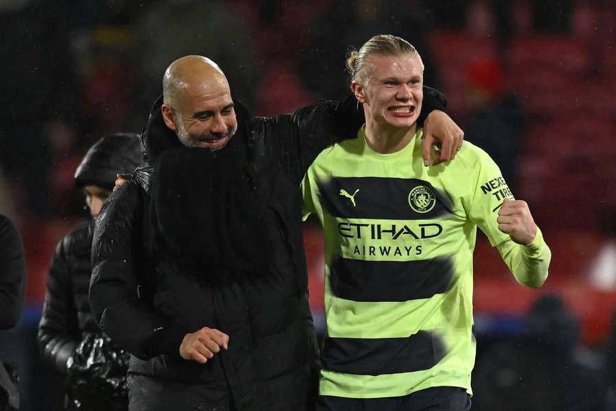 Pep Guardiola abbraccia Erling Haaland