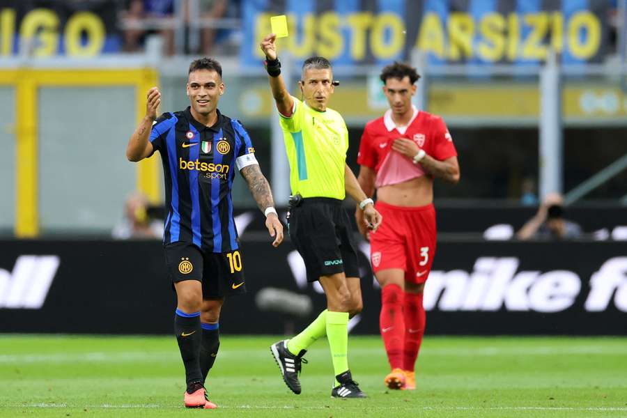 Lautaro dopo l'ammonizione Lautaro dopo l'ammonizione
