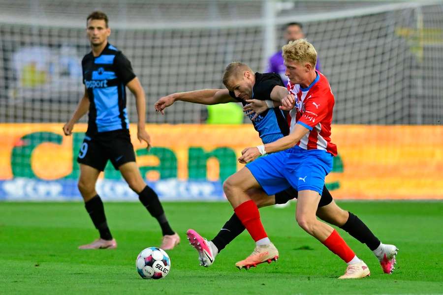 Zbrojovka ve třetím ligovém kole hostí Slovan. Zbrojovka ve třetím ligovém kole hostí Slovan.