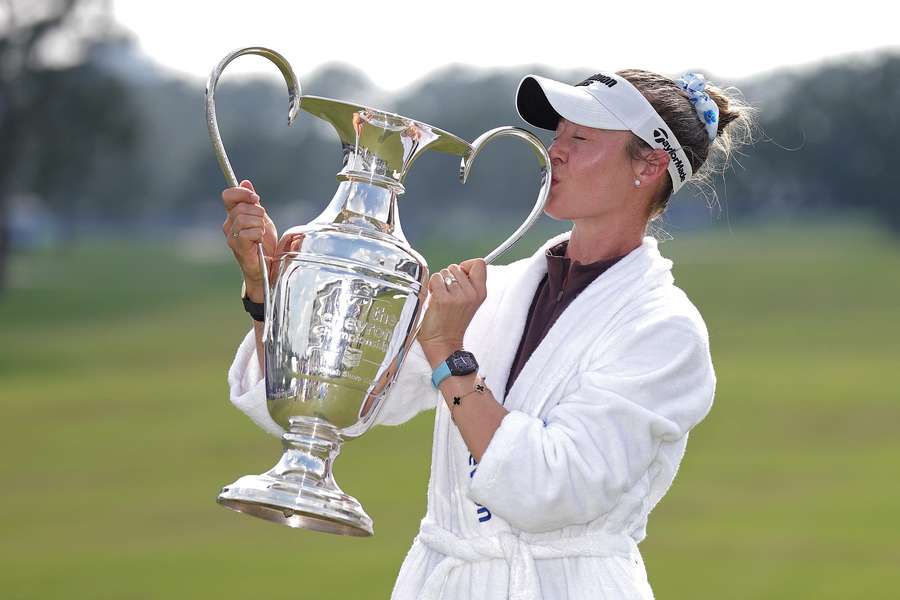 Nelly Korda célébrant sa victoire.
