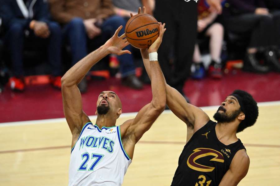 Cleveland Cavaliers odrobili 15-punktową stratę i wygrali w dogrywce
